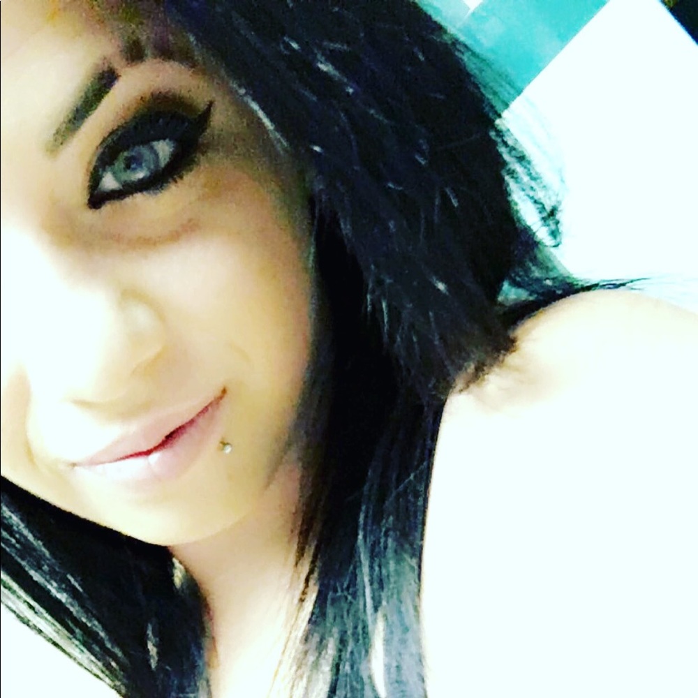 Meet your Posher, April